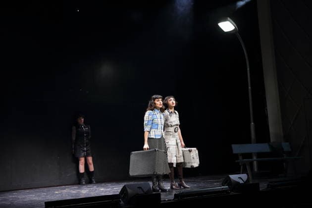 Jasna Fritzi Bauer, Sesede Terziyan und Nairi Hadodo, v.l., während der Fotoprobe für East Side Story - A German Jewsical im Maxim Gorki Theater in Berlin, 16. Dezember 2025. Von Juri Sternburg. Regie Lena Brasch. Komposition Paul Eisenach. Bühne Studio Dietrich&Winter. Kostüme Eleonore Carriere. Premiere ist am 18. Dezember 2025. Maxim Gorki Theater Berlin East Side Story - A German Jewsical