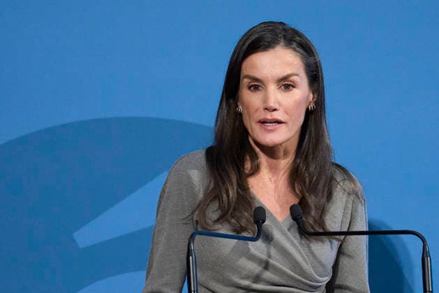 17-12-2025 Madrid Queen Letizia during the commemoration of the 20th anniversary of the Fundeurae foundation at the royal spanish academy in Madrid. No Spain Â  Copyright: xPPEx