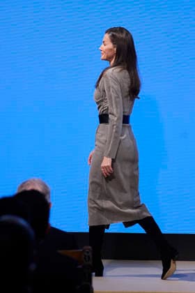 December 17, 2025, Madrid, Madrid, Spain: QUEEN LETIZIA of Spain attends the 20th anniversary of FundeuRAE Madrid Spain - ZUMAc260 20251217_zep_c260_016 Copyright: xMikexChicorrox