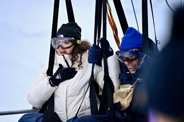 Les Arcs Film Festival - Day Five. FC LES ARCS, FRANCE - DECEMBER 17, Oulaya amamra attends his tyrolienne, the zip line during Day five of Les Arcs Film Festival on December 17, 2025 in Les Arcs, France. Photo by Franck Castel ABACAPRESS.COM Les Arcs France  Copyright: xCastelxFranck ABACAx