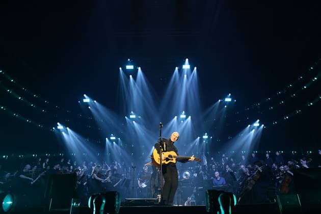 Night of the Proms Erfurt 16.12.2025, Erfurt, Messehalle, Night of the Proms - Klassik trifft Pop - mit musikalischer Untermalung des Antwerp Philharmonic Orchestra unter der Leitung von Dirigentin Alexandra Arrieche treten grosse Kuenstler auf und begeistern das Publikum im Bild: Midge Ure