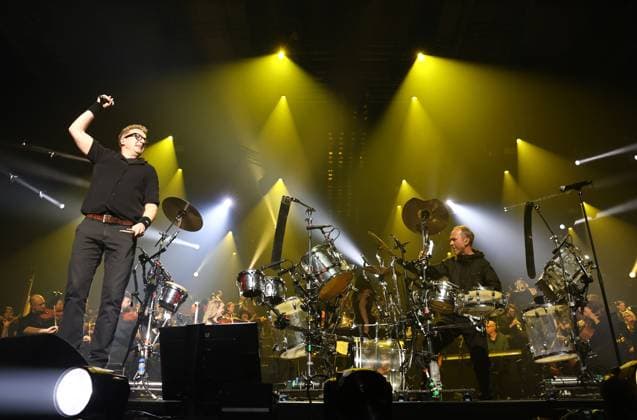 Night of the Proms Erfurt 16.12.2025, Erfurt, Messehalle, Night of the Proms - Klassik trifft Pop - mit musikalischer Untermalung des Antwerp Philharmonic Orchestra unter der Leitung von Dirigentin Alexandra Arrieche treten grosse Kuenstler auf und begeistern das Publikum im Bild: Safri Duo, bestehend aus Uffe Savery und Morten Friis