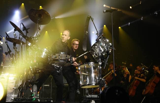 Night of the Proms Erfurt 16.12.2025, Erfurt, Messehalle, Night of the Proms - Klassik trifft Pop - mit musikalischer Untermalung des Antwerp Philharmonic Orchestra unter der Leitung von Dirigentin Alexandra Arrieche treten grosse Kuenstler auf und begeistern das Publikum im Bild: Safri Duo, bestehend aus Morten Friis und Uffe Savery