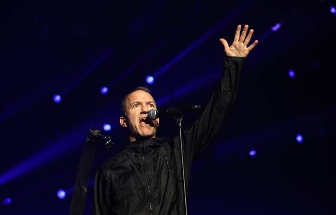 Night of the Proms Erfurt 16.12.2025, Erfurt, Messehalle, Night of the Proms - Klassik trifft Pop - mit musikalischer Untermalung des Antwerp Philharmonic Orchestra unter der Leitung von Dirigentin Alexandra Arrieche treten grosse Kuenstler auf und begeistern das Publikum im Bild: Safri Duo, hier Morten Friis