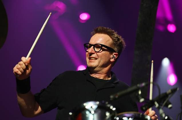 Night of the Proms Erfurt 16.12.2025, Erfurt, Messehalle, Night of the Proms - Klassik trifft Pop - mit musikalischer Untermalung des Antwerp Philharmonic Orchestra unter der Leitung von Dirigentin Alexandra Arrieche treten grosse Kuenstler auf und begeistern das Publikum im Bild: Safri Duo, hier Uffe Savery