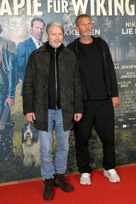 Mads Mikkelsen und Anders Thomas Jensen bei der Premiere des Kinofilms Therapie für Wikinger im Kino im Delphi-Filmpalast. Berlin, 17.12.2025