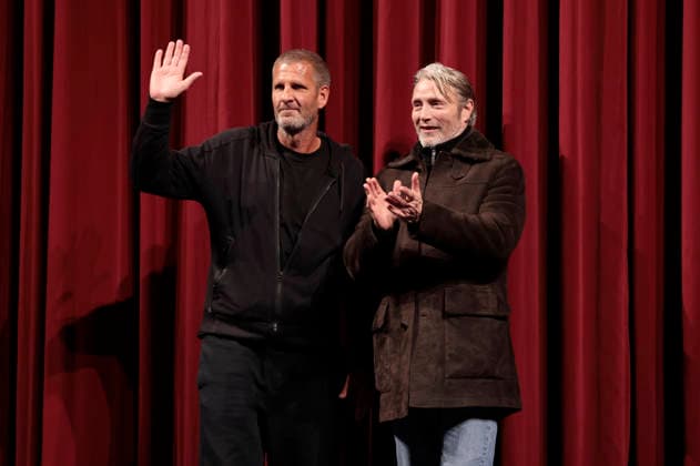 Anders Thomas Jensen und Mads Mikkelsen bei der Premiere des Kinofilms Therapie für Wikinger Den sidste viking The Last Viking im Kino im Delphi-Filmpalast. Berlin, 17.12.2025
