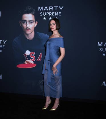December 16, 2025, New York, Ny, United States: Hari Nef attends A24 s Marty Supreme New York Premiere. Held at Regal Times Square in New York. Zuma Press December 16, 2025. New York United States - ZUMAp281 20251216_zea_p281_257 Copyright: xPhotoxImagexPressx