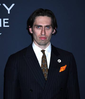 December 16, 2025, New York, Ny, United States: Isaac Simon attends A24 s Marty Supreme New York Premiere. Held at Regal Times Square in New York. Zuma Press December 16, 2025. New York United States - ZUMAp281 20251216_zea_p281_267 Copyright: xPhotoxImagexPressx