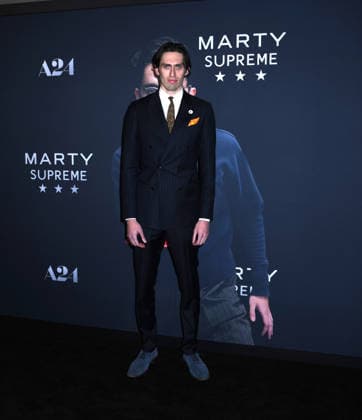 December 16, 2025, New York, Ny, United States: Isaac Simon attends A24 s Marty Supreme New York Premiere. Held at Regal Times Square in New York. Zuma Press December 16, 2025. New York United States - ZUMAp281 20251216_zea_p281_274 Copyright: xPhotoxImagexPressx