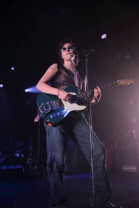 Mikaela Mullaney Straus alias King Princess bei einem Konzert im Astra Kulturhaus in Berlin, 17. Dezember 2025. King Princess Konzert Berlin