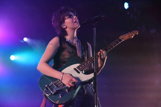 Mikaela Mullaney Straus alias King Princess bei einem Konzert im Astra Kulturhaus in Berlin, 17. Dezember 2025. King Princess Konzert Berlin