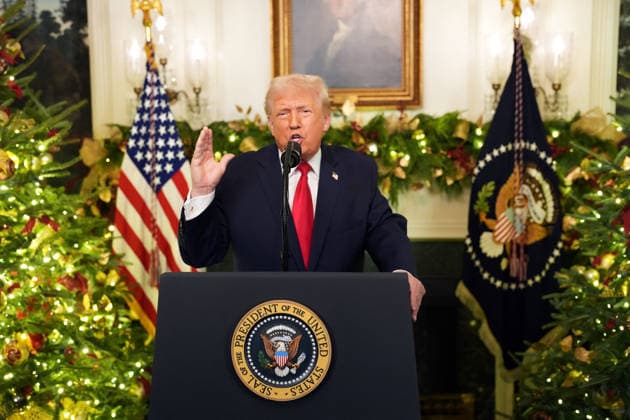 President Donald Trump Delivers An Address To The Nation - DC President Donald Trump delivers an address to the Nation from the Diplomatic Reception Room of the White House, Wednesday, Dec. 17, 2025. (POOL Photo by Doug Mills The New York Times Washington DC  Copyright: xPool ABACAx