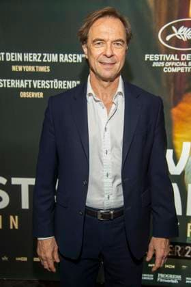 abb: Gunnar Dedio deutscher Filmproduzent und Medienunternehmer. Er ist Gruender und Geschaeftsfuehrer der Filmproduktionsfirma LOOKSfilm. zu Gast auf dem roten Teppich bei der Berlin Premiere des Kino Films Zwei Staatsanwälte Staatsanwaelte im Cinema Paris Berlin am 17.12.2025 in Berlin Berlin Deutschland