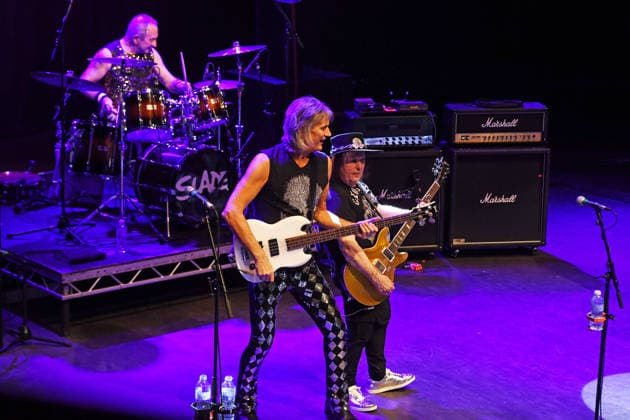 Slade performing at Shepherd™s Bush Empire LONDON, ENGLAND - DECEMBER 17: Alex Bines, John Berry and Dave Hill of ™Slade™ performing at Shepherd™s Bush Empire on December 17, 2025 in London, England. CAP MAR MAR Great Britain Copyright: xMartinxHarris CapitalxPicturesx