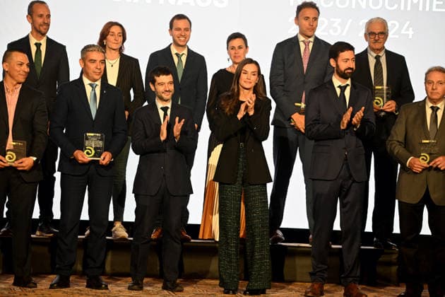 Queen Letizia presents the XVII and XVIII NAOS Strategy Awards The Minister of Social Rights, Pablo Bustinduy Amador, and Queen Letizia preside over the XVI NAOS Convention and present the XVII and XVIII NAOS Strategy Awards, on December 18, 2025, in Madrid Spain These awards recognize those initiatives that, in the family and community, school, business and health fields, contribute to achieving the objectives of the NAOS Strategy QUEEN LETIZIA NAOS AWARDS DECEMBER 18, 2025 José Madrid Madrid Madrid Spain Copyright: xJosà xOlivax 7176781