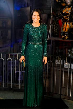 cntv: HRH Catherine, Princess of Wales, GCVO, CH, Catherine Fuerstin von Wales steht als neue Figur im Hamburger Wachsfigurenkabinett, dem Panoptikum auf der Reeperbahn auf St.Pauli Die Nachbildung auis Wachs von Catherine, Prinzessin von Wales am 18.12.2025 in Hamburg Hamburg Deutschland