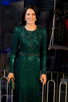 cntv: HRH Catherine, Princess of Wales, GCVO, CH, Catherine Fuerstin von Wales steht als neue Figur im Hamburger Wachsfigurenkabinett, dem Panoptikum auf der Reeperbahn auf St.Pauli Die Nachbildung auis Wachs von Catherine, Prinzessin von Wales am 18.12.2025 in Hamburg Hamburg Deutschland