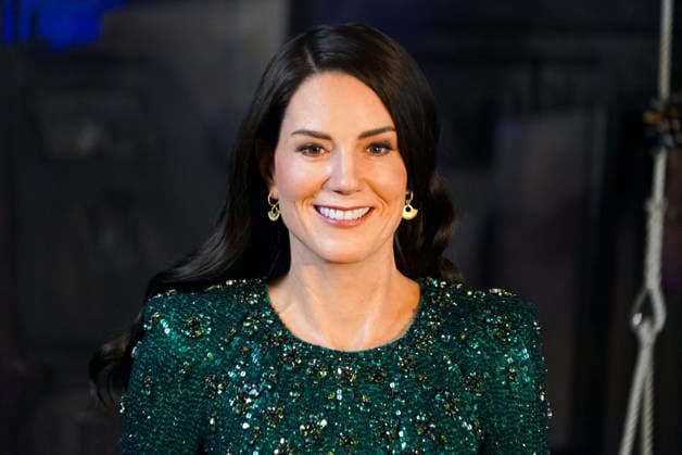 cntv: HRH Catherine, Princess of Wales, GCVO, CH, Catherine Fuerstin von Wales steht als neue Figur im Hamburger Wachsfigurenkabinett, dem Panoptikum auf der Reeperbahn auf St.Pauli Die Nachbildung auis Wachs von Catherine, Prinzessin von Wales am 18.12.2025 in Hamburg Hamburg Deutschland