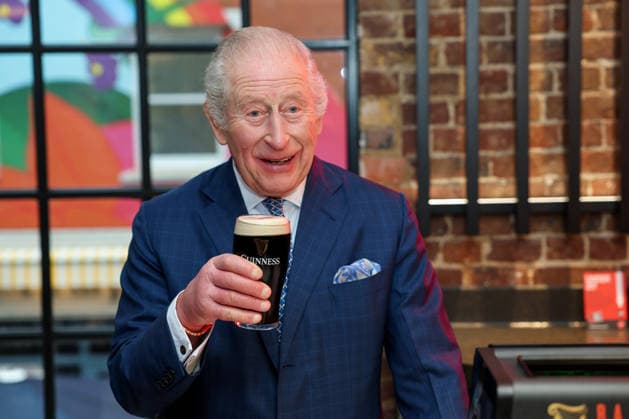 Entertainment Bilder des Tages . 18 12 2025. London, United Kingdom. King Charles III at the opening of the Guinness Open Gate Brewery in London.  xi-Imagesx xPoolx IIM-26463-0030