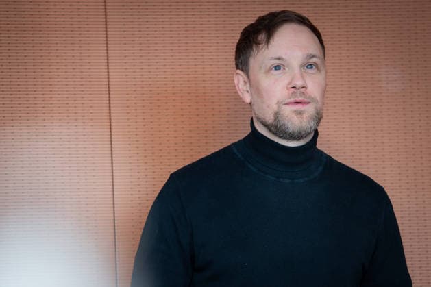 Musik-Gipfel im Bundeskanzleramt Justus Huettner, Musiker im Portrait im Vorfeld des Musik-Gipfels im Bundeskanzleramt zum Thema: die Folgen des Streamingmarktes für die Musikschaffenden , Berlin , 18.12.2025 Berlin Berlin Deutschland