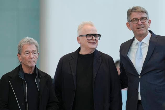 Pressekonferenz zum Musikgipfel im Kanzleramt Peter Maffay gemeinsam mit Herbert Groenemeyer und Kulturstaatsminister Wolfram Weimer bei der Pressekonferenz nach dem Musikgipfel im Kanzleramt, Berlin, 18.12.2025 Berlin Berlin Deutschland