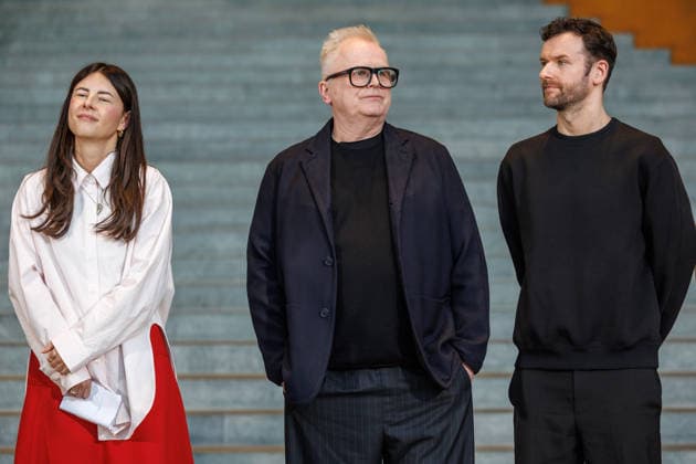 Bundeskabinett Balbina Jagielska, Herbert Groenemeyer und Daniel Grunenberg (Glasperlenspiel) beim Musikgipfel am 18.12.25 im Bundeskanzleramt. Berlin Berlin Deutschland Bundeskanzleramt