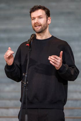 Bundeskabinett Daniel Grunenberg (Glasperlenspiel), beim Musikgipfel am 18.12.25 im Bundeskanzleramt. Berlin Berlin Deutschland Bundeskanzleramt