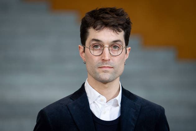 Musik-Gipfel im Bundeskanzleramt Christopher Annen von der Band AnnenMayKantereit bei der gemeinsamen Pressekonferenz im Anschluss an die Gespraechsrunde des Musik-Gipfels im Bundeskanzleramt zum Thema: die Folgen des Streamingmarktes für die Musikschaffenden , Berlin , 18.12.2025 Berlin Berlin Deutschland