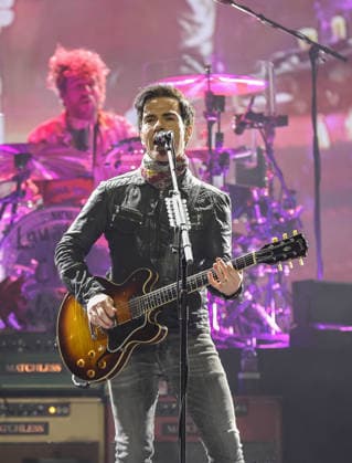The Stereophonics performing at The O2 Arena on their Winter Arena Tour 18th December 2025 Kelly Jones of The Stereophonics performing at The O2 Arena on their Winter Arena Tour London, United Kingdom 18th December 2025, Credit:Ray Hill Avalon  Copyright: xRayxHillx xAvalonx 1060253166