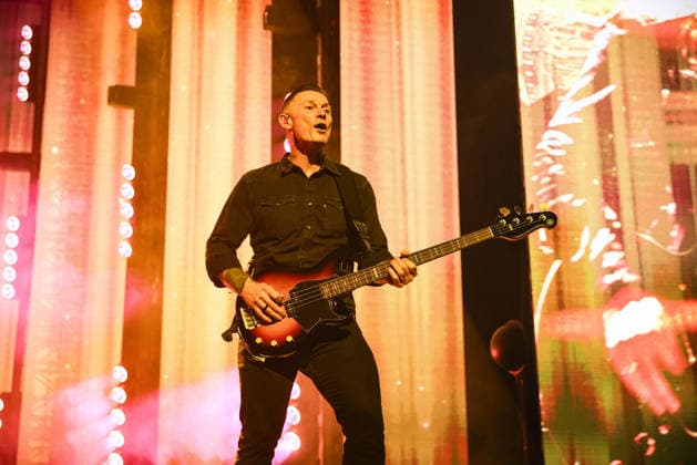 The Stereophonics performing at The O2 Arena on their Winter Arena Tour 18th December 2025 Richard Jones of The Stereophonics performing at The O2 Arena on their Winter Arena Tour London, United Kingdom 18th December 2025, Credit:Ray Hill Avalon  Copyright: xRayxHillx xAvalonx 1060253232