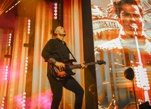 The Stereophonics performing at The O2 Arena on their Winter Arena Tour 18th December 2025 Richard Jones of The Stereophonics performing at The O2 Arena on their Winter Arena Tour London, United Kingdom 18th December 2025, Credit:Ray Hill Avalon  Copyright: xRayxHillx xAvalonx 1060254792