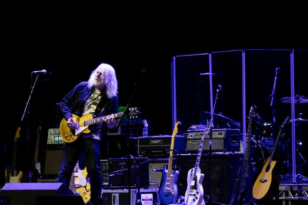 Martin McAloon perfroms live at o2 City Hall, Newcastle, on 18 December 2025 Martin McAloon perfroms live at o2 City Hall, Newcastle, on 18 December 2025, Credit:David Wala Avalon Tyne and Wear, Newcastle upon Tyne  Copyright: xDavidxWalax xAvalonx 1060261144