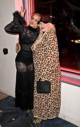 Searchlight Pictures™ ˜Is This Thing On?™ Premiere Andra Day and Sia arriving at Searchlight Pictures™ Is This Thing On? Los Angeles premiere held at Vidiots on December 18, 2025 in Los Angeles, CA. Los Angeles Vidiots California USA Copyright: xStarbuck xAFF-USA.COMx