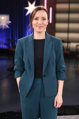 Carina Raddatz bei der Aufzeichnung der WDR-Talkshow Kölner Treff im WDR Studio BS 3. Köln, 18.12.2025