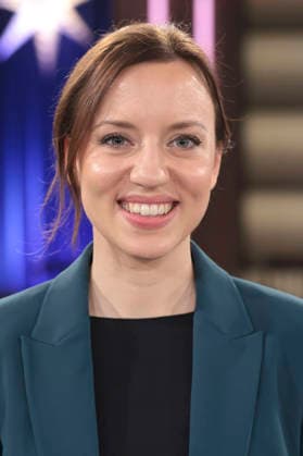 Carina Raddatz bei der Aufzeichnung der WDR-Talkshow Kölner Treff im WDR Studio BS 3. Köln, 18.12.2025