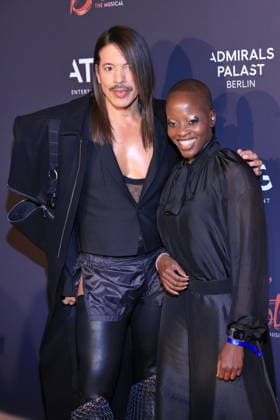 18.12.2025, Jorge Gonzalez und Florence Kasumba, Premiere von Kinky Boots - The Musical, Admiralspalast, Berlin, Berlin