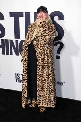 18 December 2025 - Los Angeles, California - Sia Los Angeles Premiere Of Searchlight Pictures Is This Thing On? held at Vidiots.in Los Angeles. Los Angeles USA - ZUMAa123 20251218_zaa_a123_047 Copyright: xADx