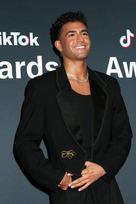 December 19, 2025, Los Angeles, Ca, USA: LOS ANGELES - DEC 18: Ezra Sosa at the TikTok Awards at the Hollywood Palladium on December 18, 2025 in Los Angeles, CA Los Angeles USA - ZUMAnc22 20251219_zaa_nc22_028 Copyright: xKathyxHutchinsx