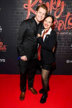 abb: Johannes Heinrichs und Nadja Jo Klapper auf dem roten Teppich zu Gast bei der Premiere von Kinky Boots - The Musical im Admiralspalast am 18.12.2025 in Berlin Berlin Deutschland