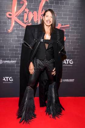 abb: Jorge Gonzalez auf dem roten Teppich zu Gast bei der Premiere von Kinky Boots - The Musical im Admiralspalast am 18.12.2025 in Berlin Berlin Deutschland