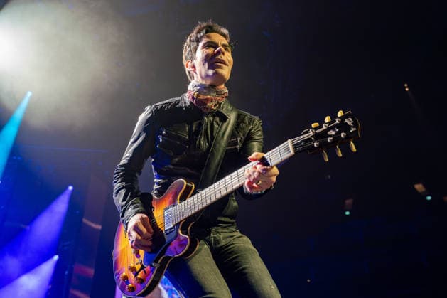 December 18, 2025, London, United Kingdom: Kelly Jones of The Stereophonics seen performing live on stage at The O2 Arena. Stereophonics played The O2 Arena 18th December 2025 As the last date in their Winter Arena Tour . Stereophonics are Kelly Jones, Richard Jones, Adam Zindani and Jamie Morrison London United Kingdom - ZUMAs197 20251218_aaa_s197_376 Copyright: xBonniexBritainx