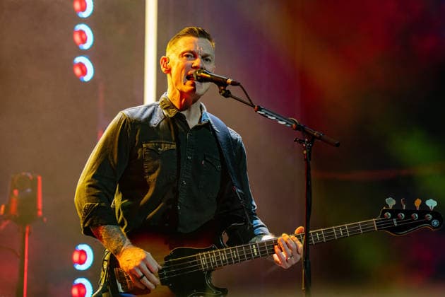 December 18, 2025, London, United Kingdom: Richard Jones of Stereophonics performs live on stage at The O2 Arena. Stereophonics played The O2 Arena 18th December 2025 As the last date in their Winter Arena Tour . Stereophonics are Kelly Jones, Richard Jones, Adam Zindani and Jamie Morrison London United Kingdom - ZUMAs197 20251218_aaa_s197_420 Copyright: xBonniexBritainx