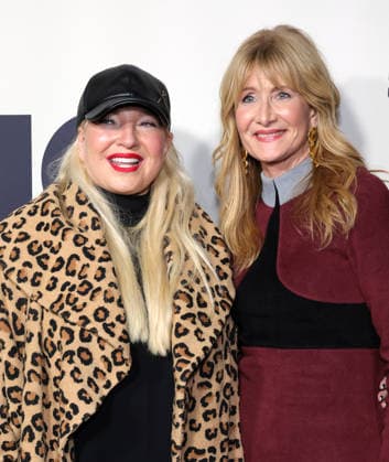 Is This Thing On Premiere - LA Sia, Laura Dern At The Los Angeles Premiere Of Searchlight Pictures Is This Thing On? At Vidiots In Los Angeles CA, USA on December 18, 2025. Photo by Fati S ABACAPRESS.COM Los Angeles CA United States  Copyright: xFatixSadou ABACAPRESS.COMx