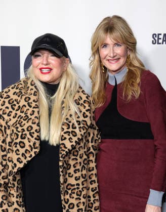 Is This Thing On Premiere - LA Sia, Laura Dern At The Los Angeles Premiere Of Searchlight Pictures Is This Thing On? At Vidiots In Los Angeles CA, USA on December 18, 2025. Photo by Fati S ABACAPRESS.COM Los Angeles CA United States  Copyright: xFatixSadou ABACAPRESS.COMx