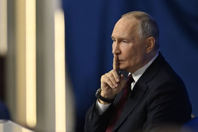 Putin takes part in live annual press conference in Russian capital MOSCOW, RUSSIA - DECEMBER 19: Russia s President Vladimir Putin attends annual special televised question-and-answer session and year-end news conference scheduled to take place at the Gostiny Dvor trade and exhibition centre in Russia, Moscow on December 19, 2025. Sefa Karacan Anadolu Moscow Russia. Editorial use only. Please get in touch for any other usage.  Copyright: x2025xAnadoluxSefaxKaracanx