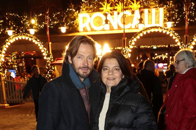 Andreas Pietschmann und Jasmin Tabatabai bei der Roncalli Weihnachtscircus Premiere im Tempodrom am 19.12.2025 in Berlin Roncalli Weihnachtscircus Premiere in Berlin
