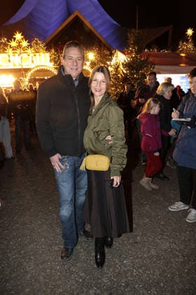 Sascha Vollmer mit seiner Ehefrau Jenny Vollmer bei der Roncalli Weihnachtscircus Premiere im Tempodrom am 19.12.2025 in Berlin Roncalli Weihnachtscircus Premiere in Berlin