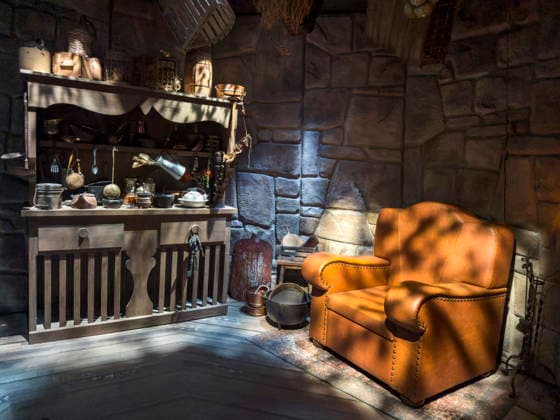 Ausstellungseröffnung Harry Potter: Die Ausstellung im Erlwein Forum in Dresden. Es ist die bisher umfangreichste Zusammenstellung von Harry Potter -Filmrequisiten und Kostümen. Harry Potter - The Exhibition ist noch bis zum 3.Mai 2026 zu erleben.