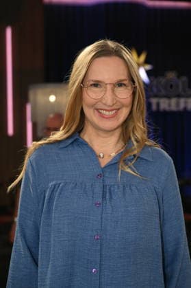 Psychotherapeutin Franca Cerutti, Podcast Psychologie to go! und ARD-Dokuserie Familientherapie lädt Psychotherapeutin und Podcasterin Franca Cerutti vier Familien aufs Land zu einem Familien-Intensiv- Coaching, zu Gast in der WDR Talkshow Kölner Treff